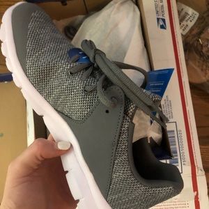Sneakers, size 8, NWT